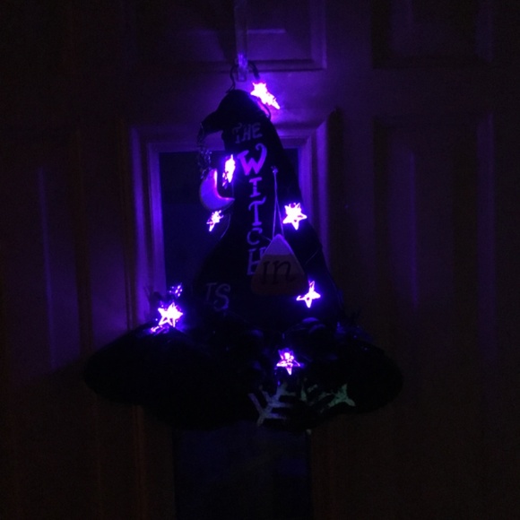 New Handcrafted The Witch is In/Out Wood Witch Hat Sign with Star lights - Picture 7 of 7
